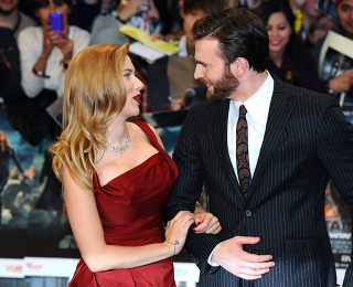 Illustration for article titled Scarlett Johansson Scorches the Earth at the Winter Soldier Premiere